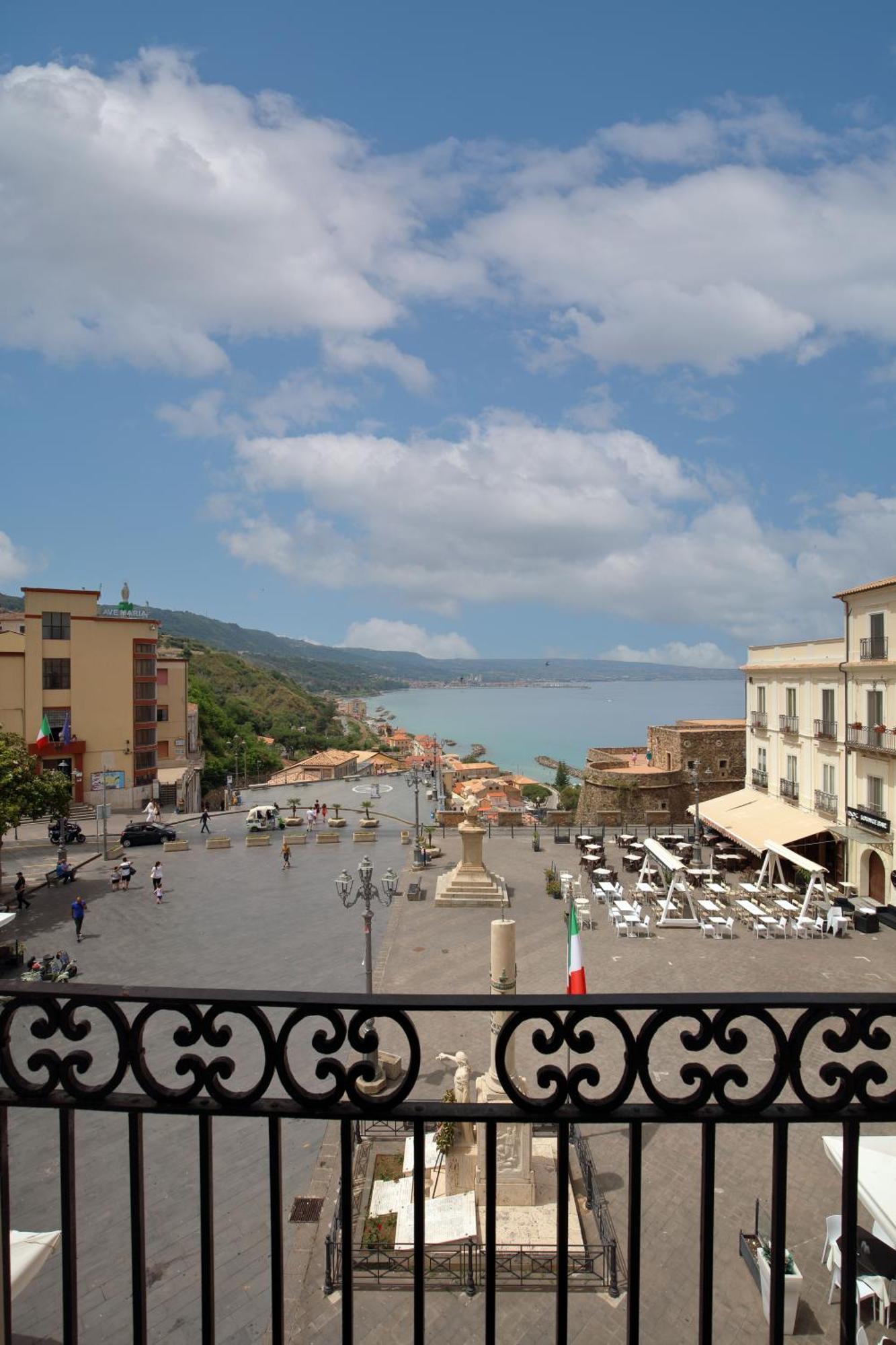 Hotel Della Piazza Pizzo  Eksteriør billede